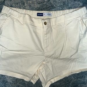 Old navy shorts, cream XXL